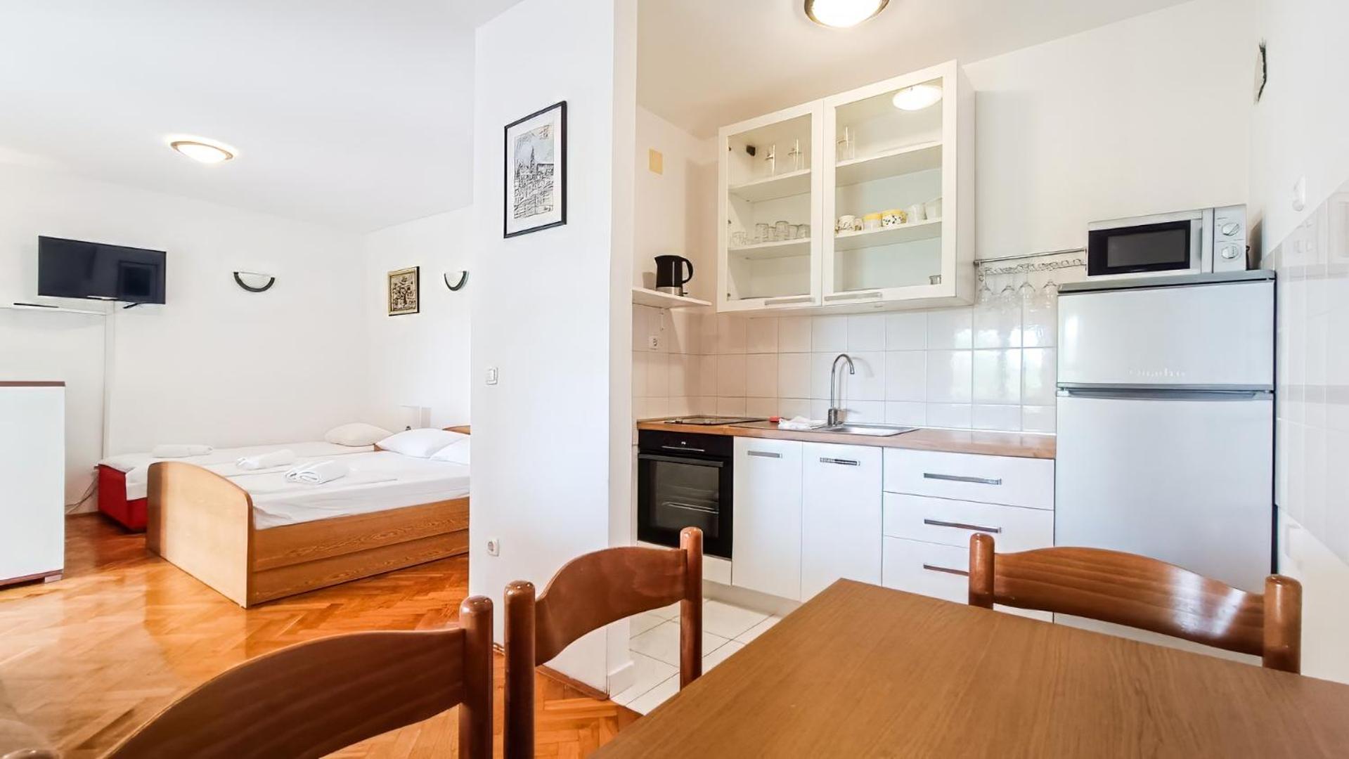 Apartment Huanita Промайна Екстер'єр фото