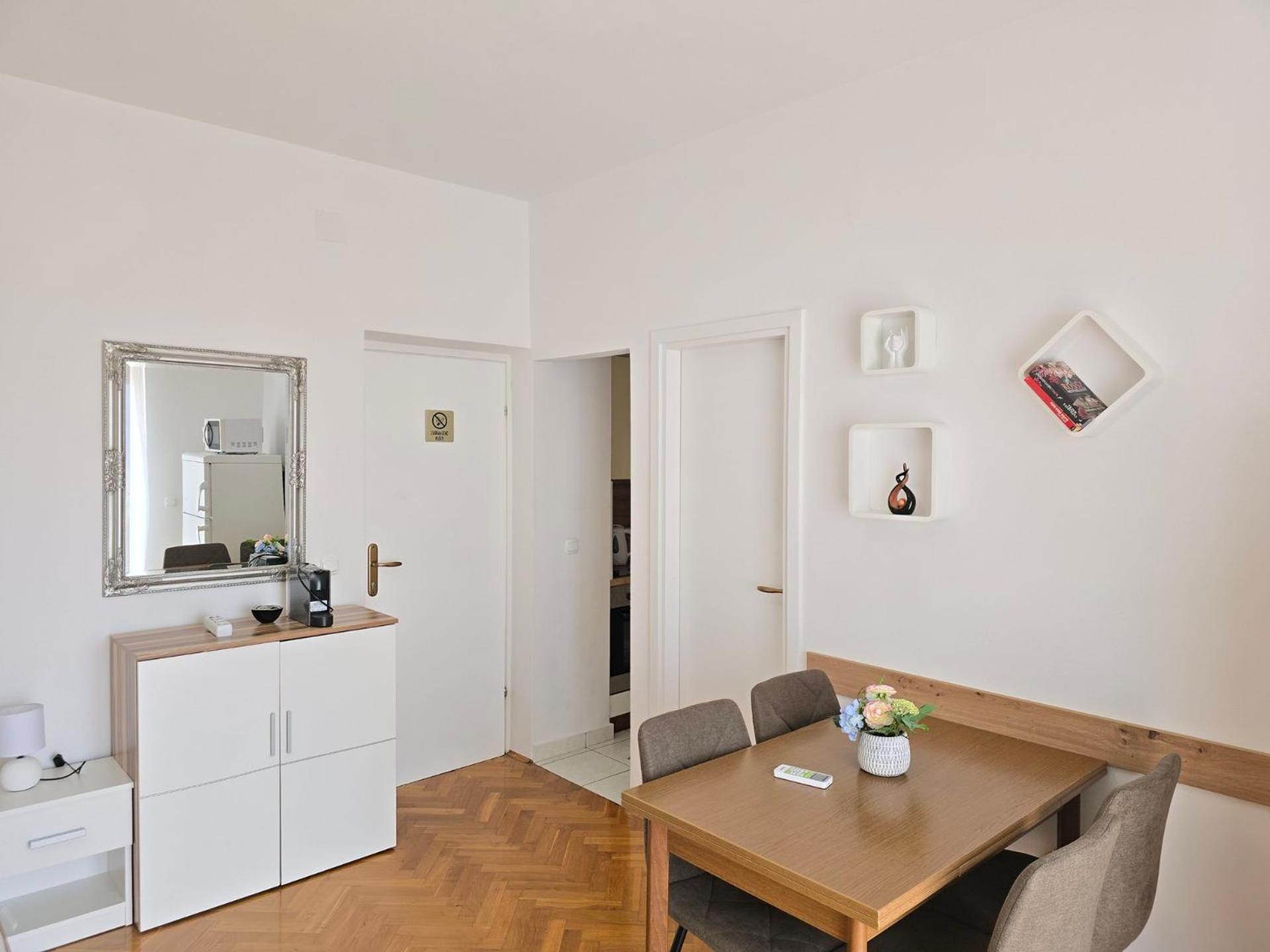 Apartment Huanita Промайна Екстер'єр фото