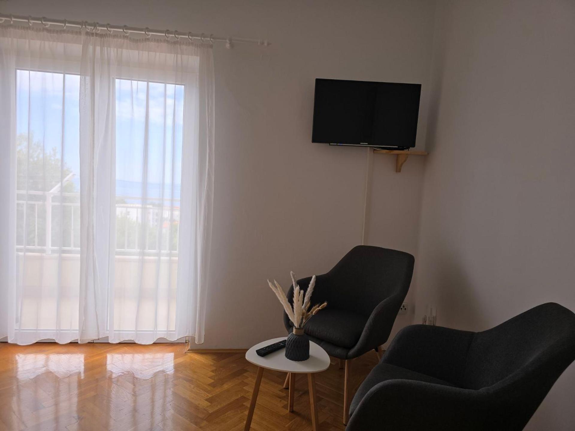 Apartment Huanita Промайна Екстер'єр фото
